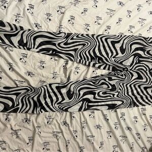 SHEIN Monochrome Zebra Pattern mesh leggings